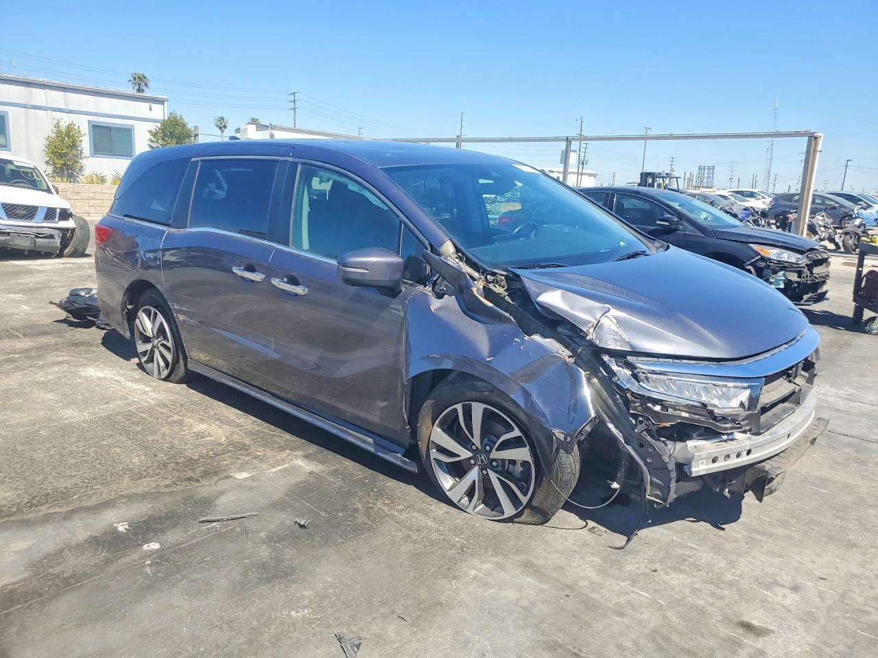 2021 Honda Odyssey Touring - Image 4
