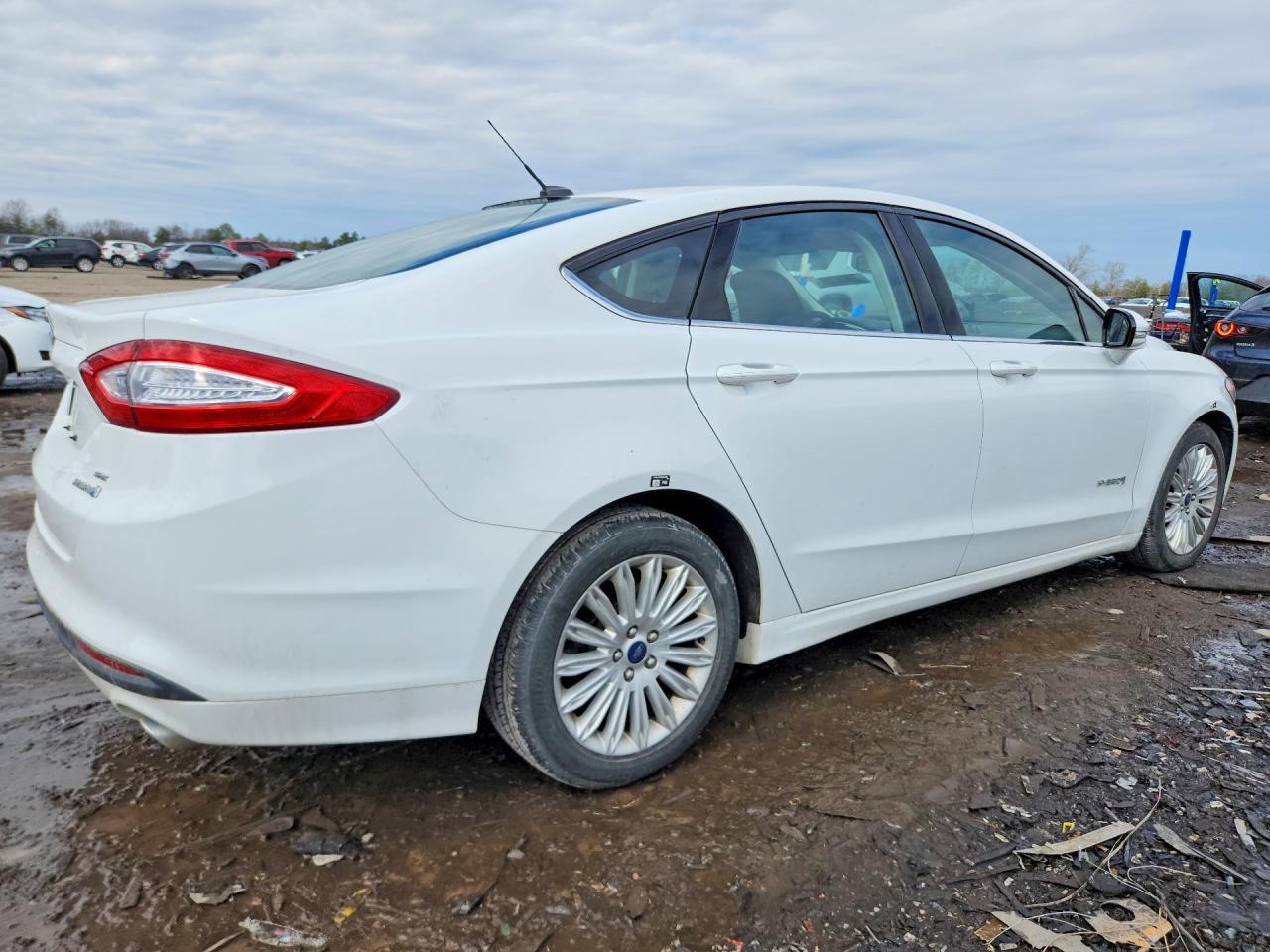 2015 Ford Fusion Se Hybrid - Фото 3