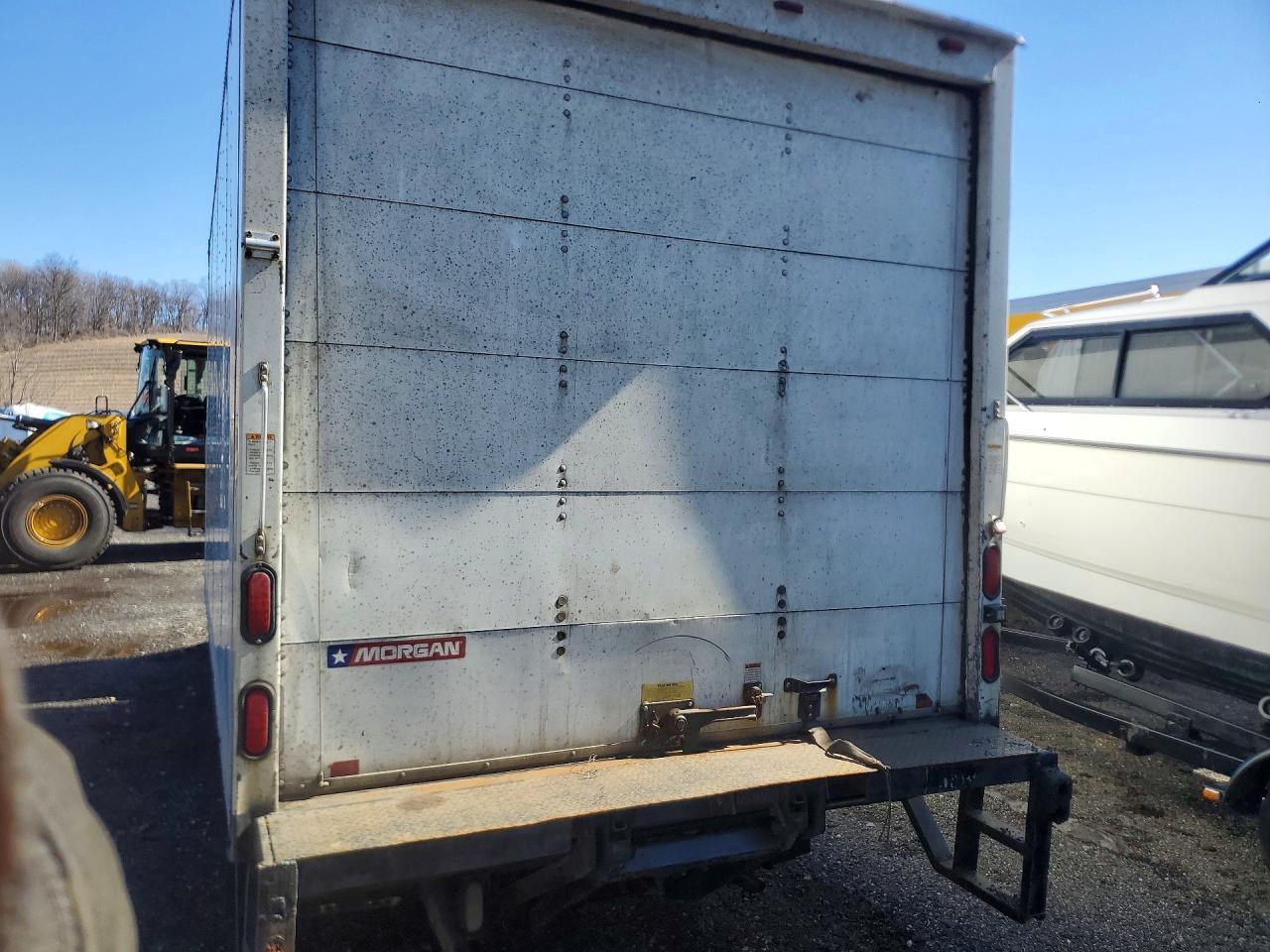 2013 Isuzu Npr Hd Box Truck - Фото 6