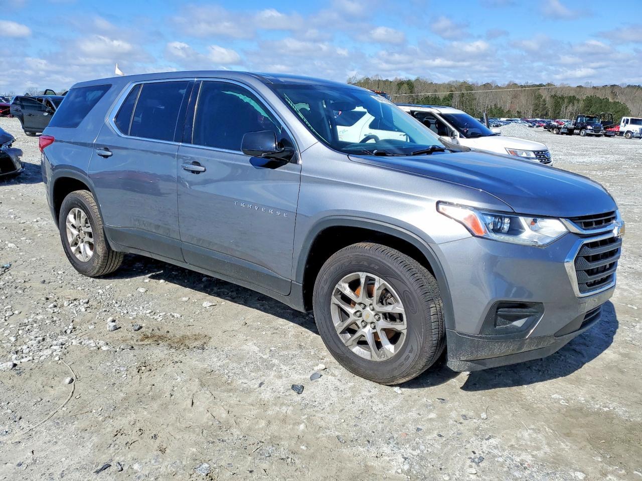 2020 Chevrolet Traverse Ls - Фото 4