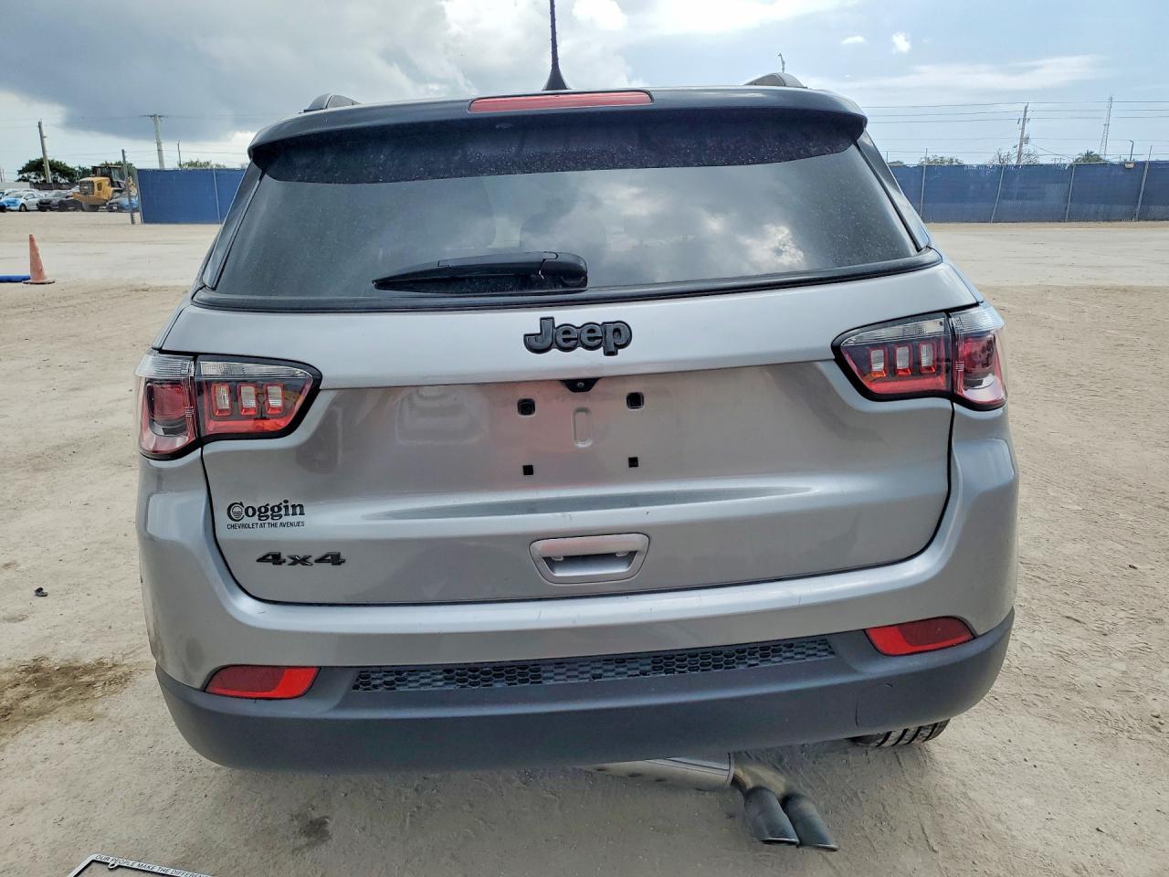 2022 Jeep Compass Latitude - Image 6