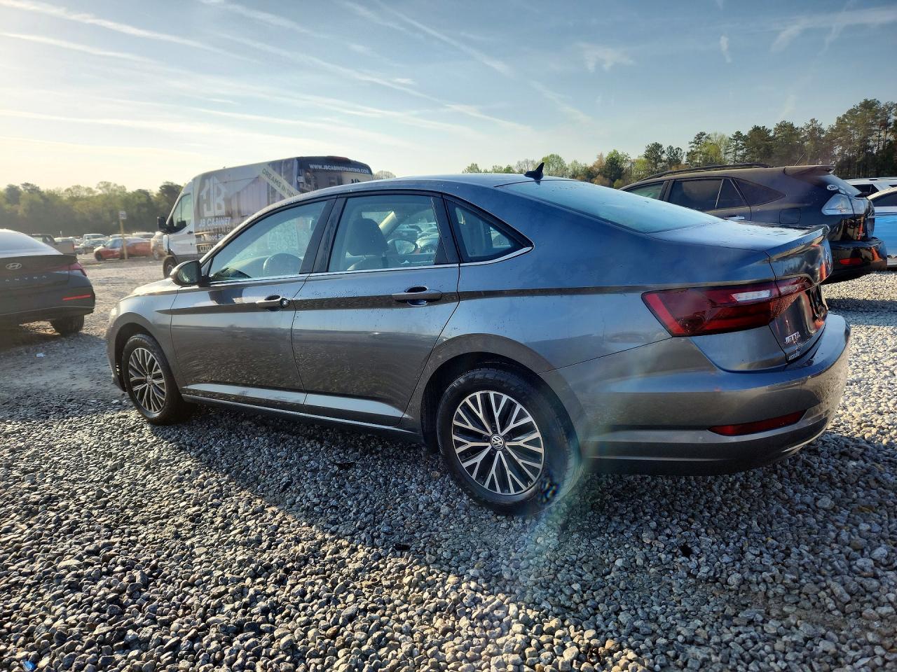 2021 Volkswagen Jetta S - Фото 2