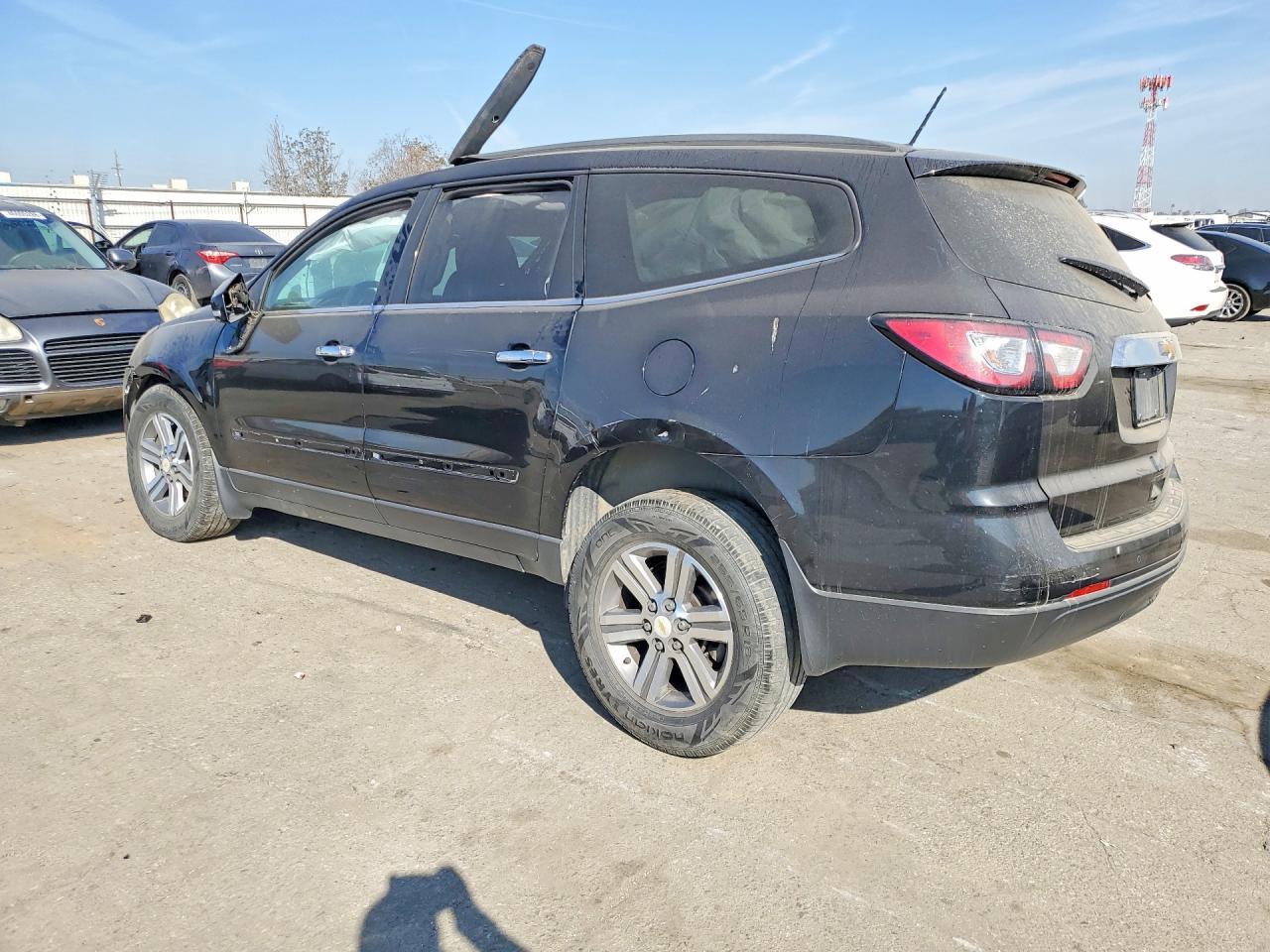 2015 Chevrolet Traverse Lt - Image 2