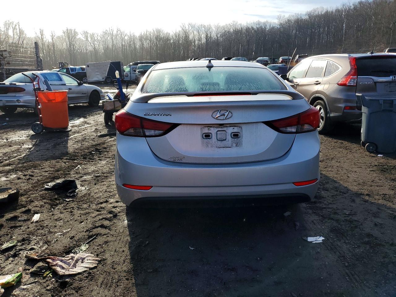 2015 Hyundai Elantra Se - Image 6