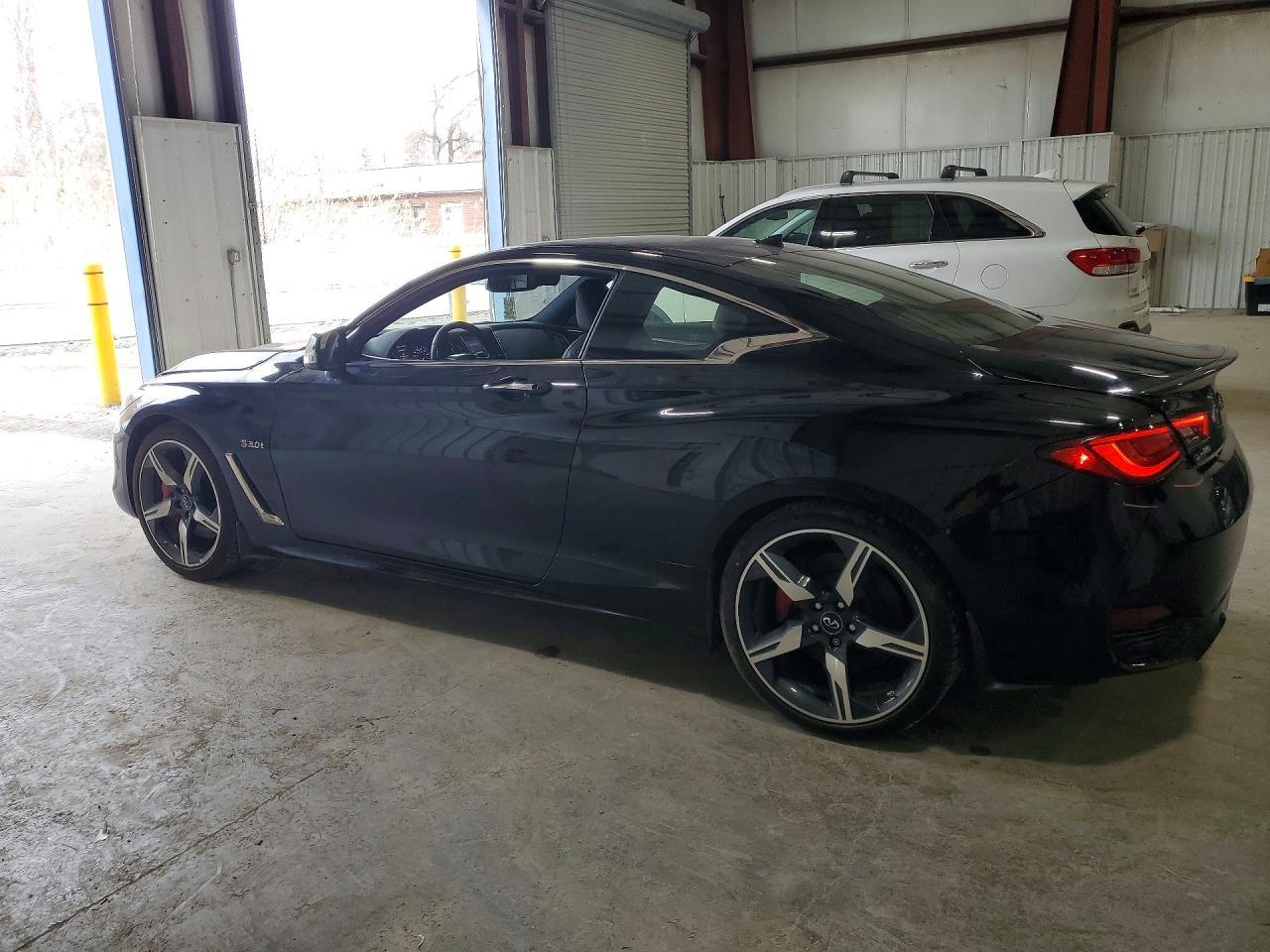 2018 Infiniti Q60 Red Sport 400 - Фото 2