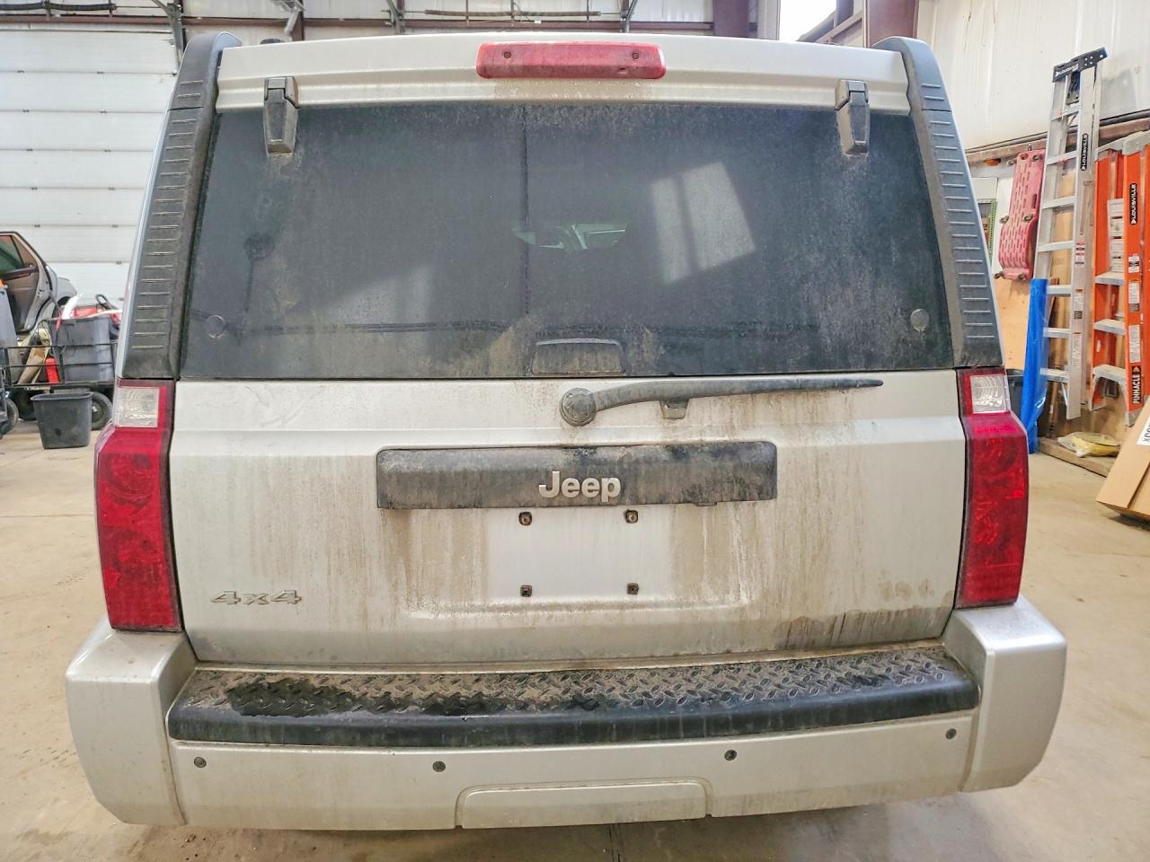 2010 Jeep Commander Sport - Image 6