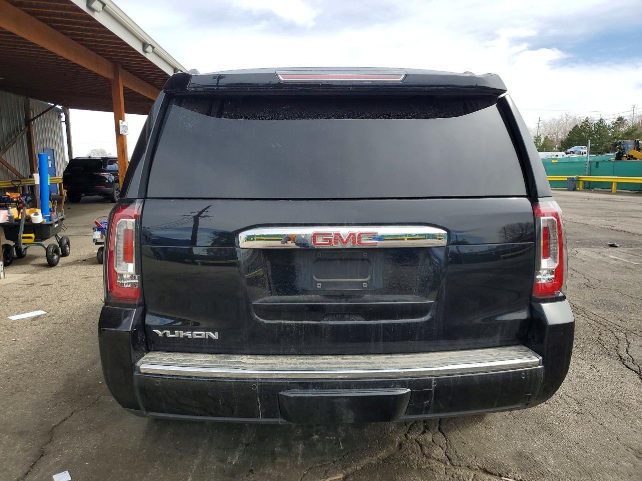 2016 GMC Yukon Denali - Image 6