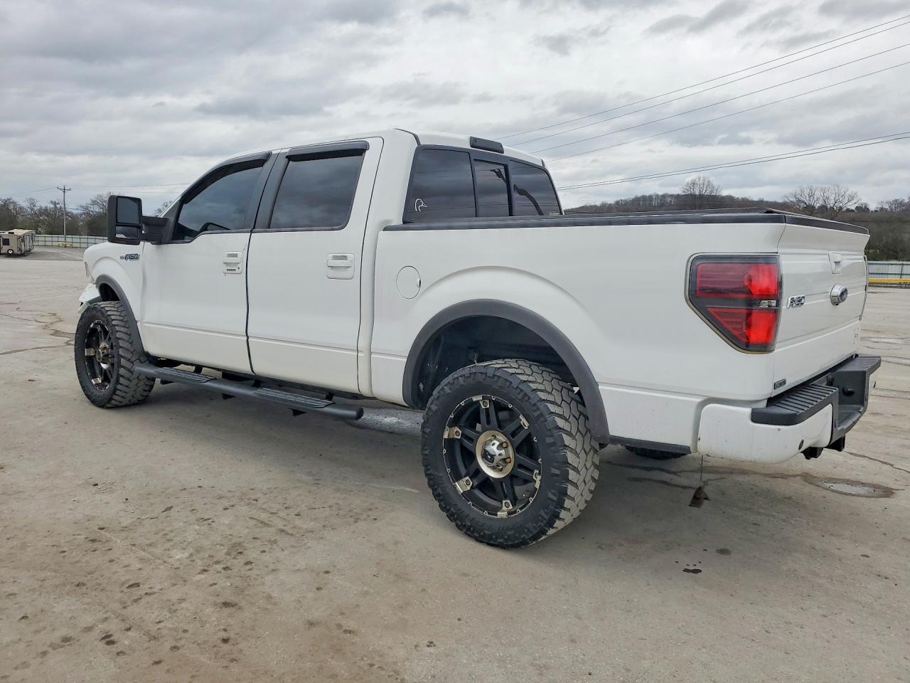 2011 Ford F150 Supercrew - Фото 2