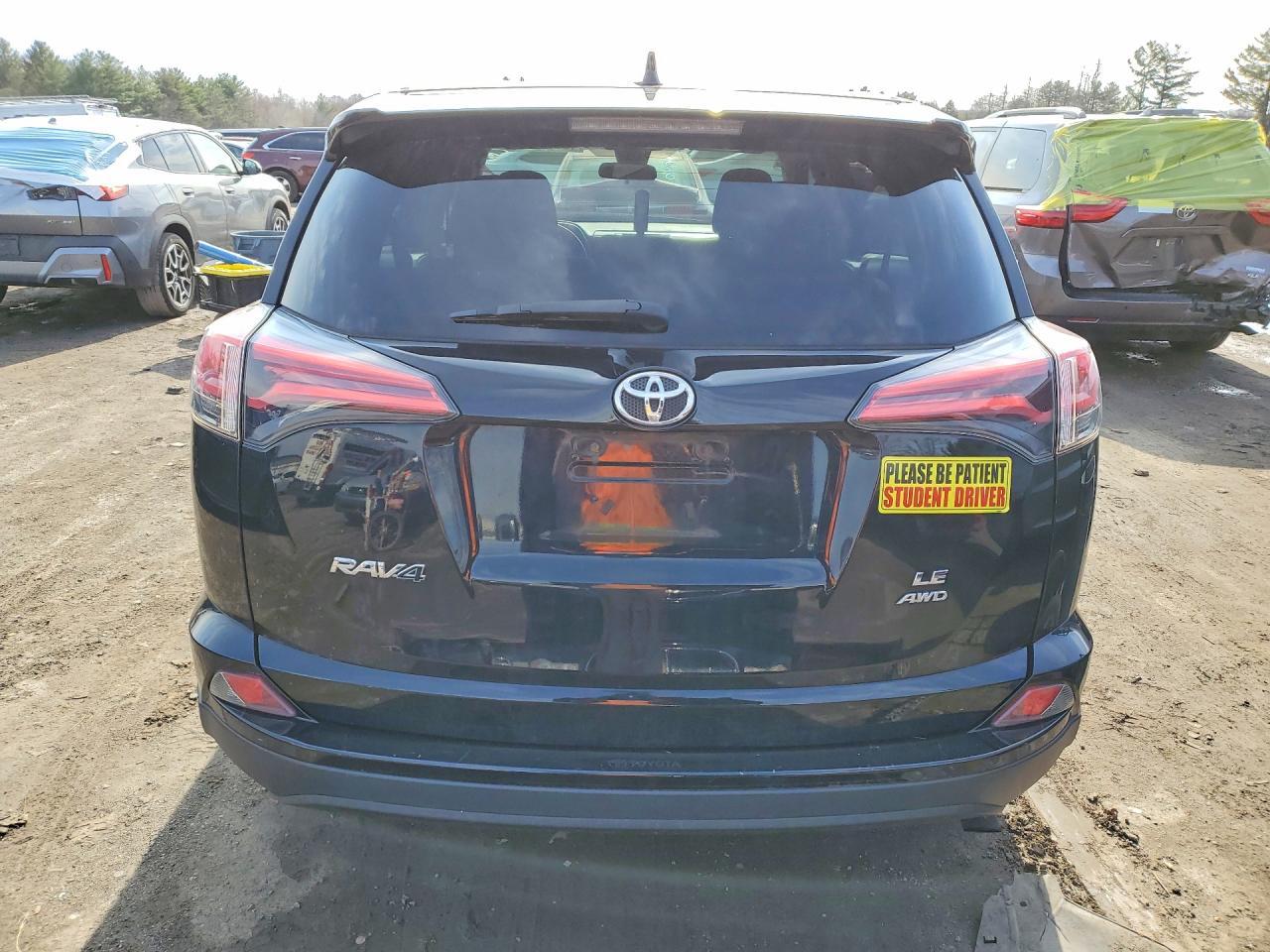 2017 Toyota Rav4 Le - Image 6