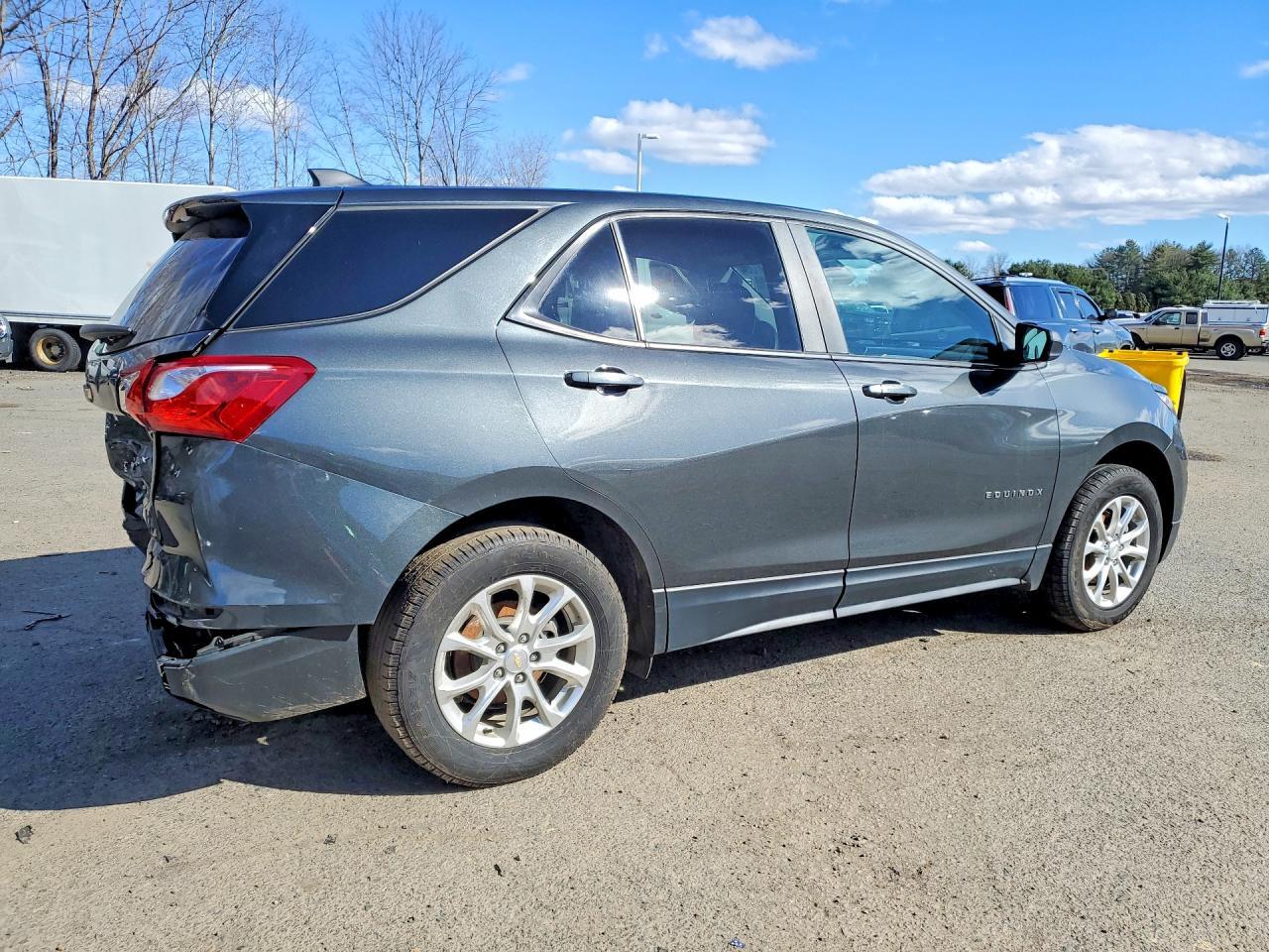 2021 Chevrolet Equinox Ls - Image 3