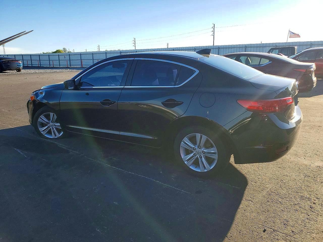 2013 Acura Ilx 20 - Image 2