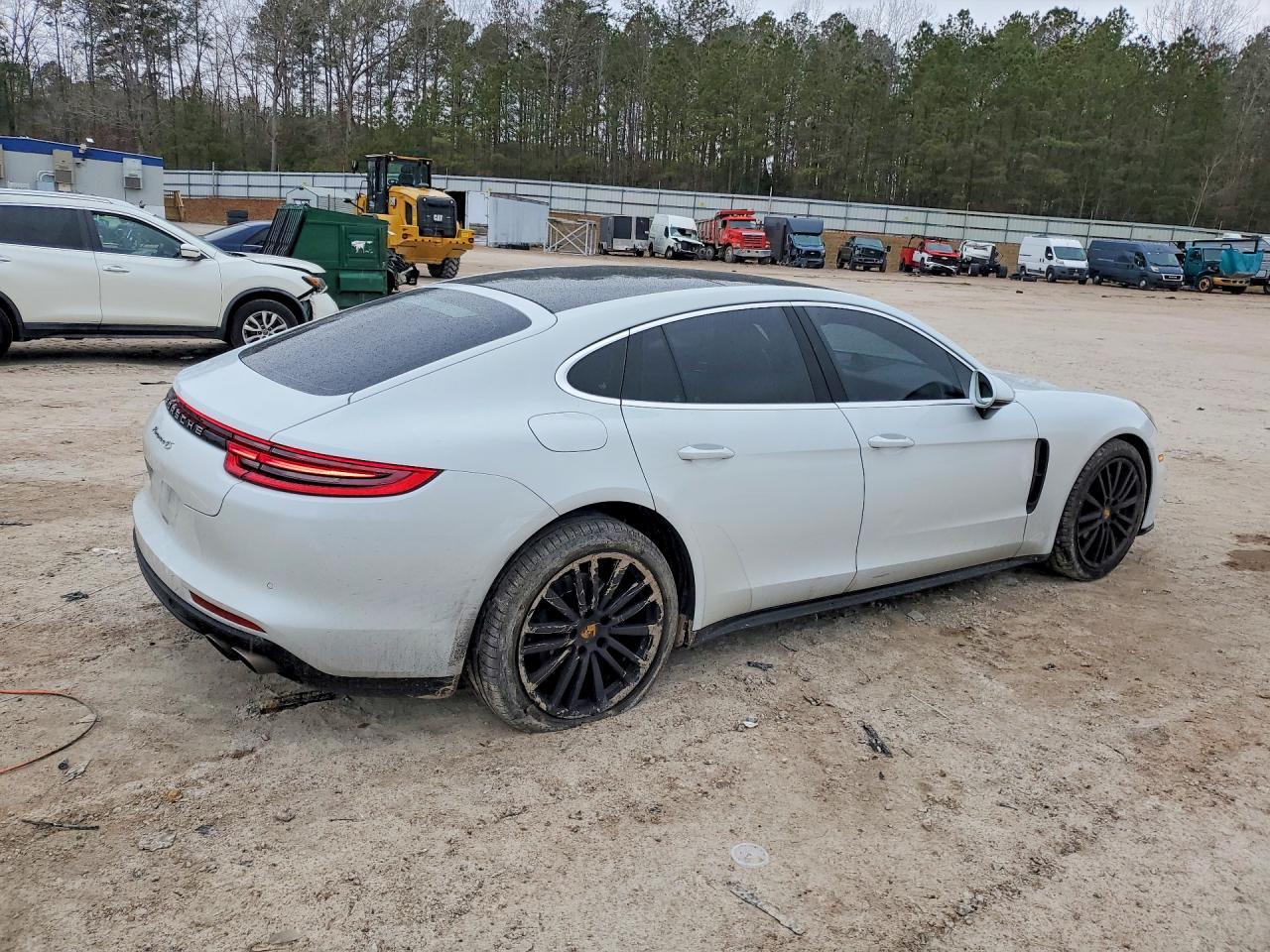 2017 Porsche Panamera 4S - Фото 3