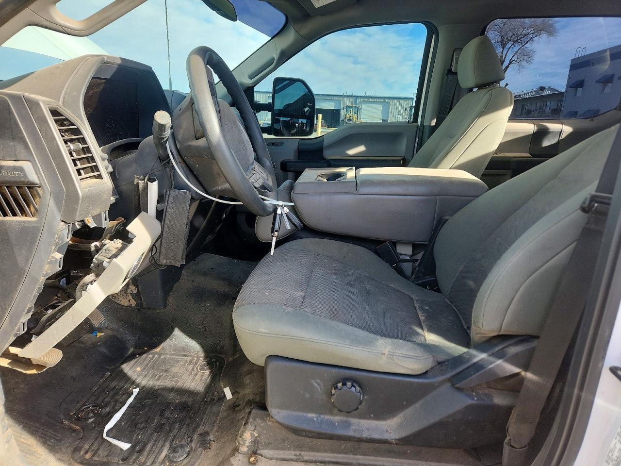 2022 Ford F250 Super Duty - Фото 7