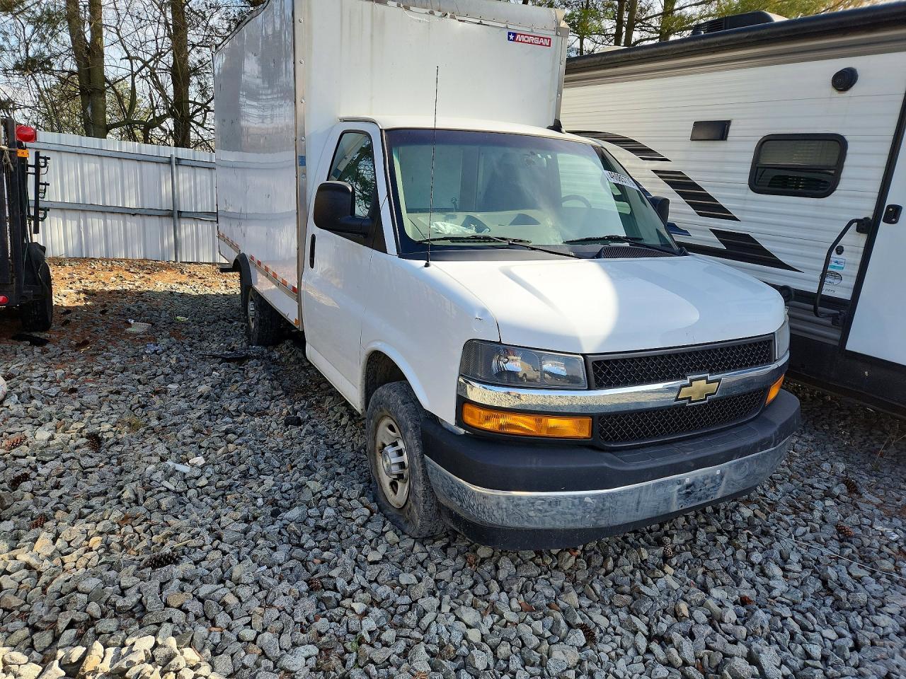 2021 Chevrolet Express G3500 Box Truck - Фото 4