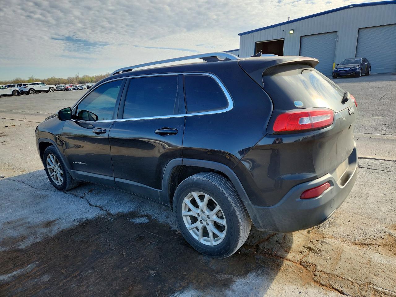 2015 Jeep Cherokee Latitude - Фото 2