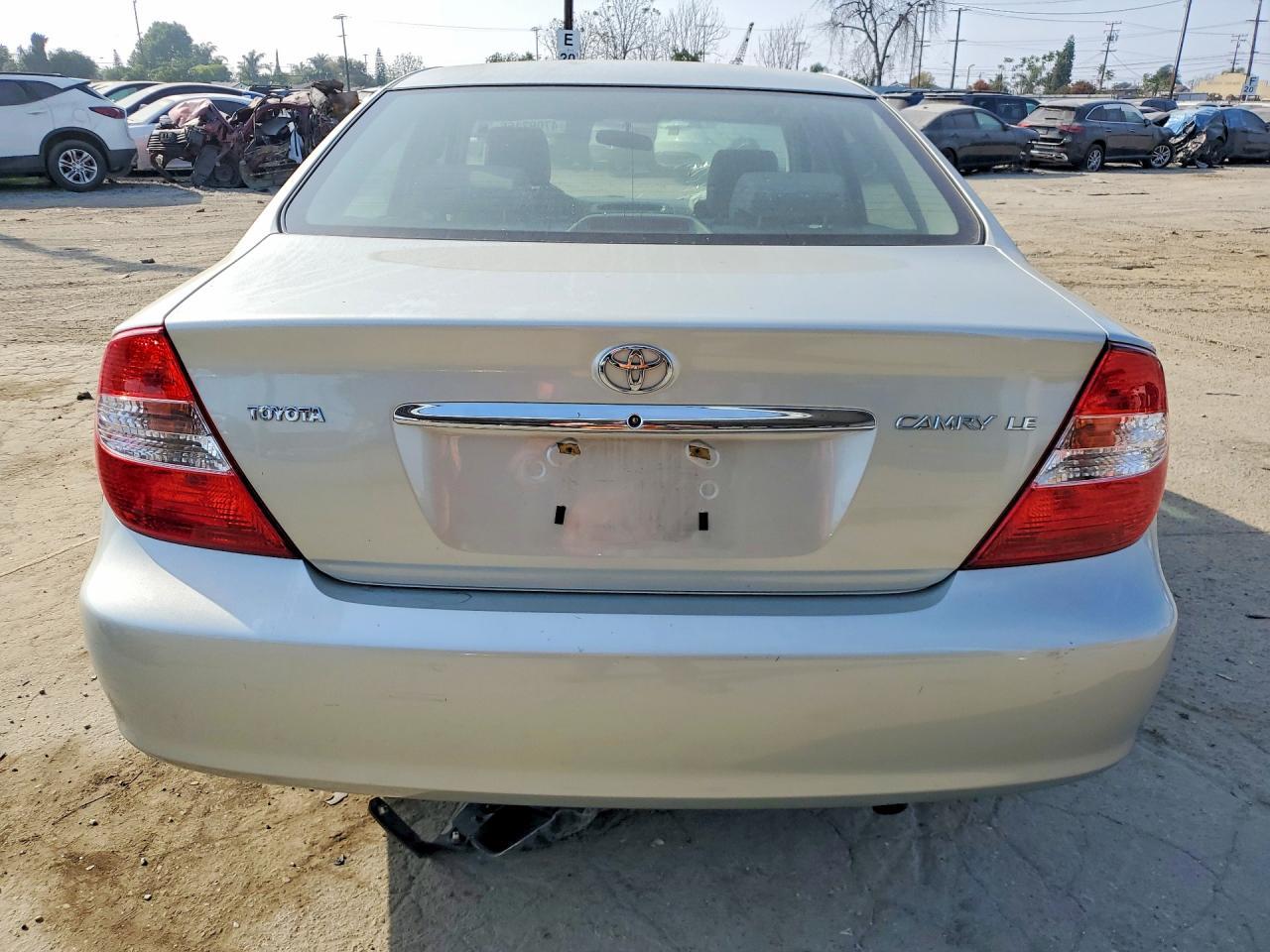 2002 Toyota Camry Le - Фото 6