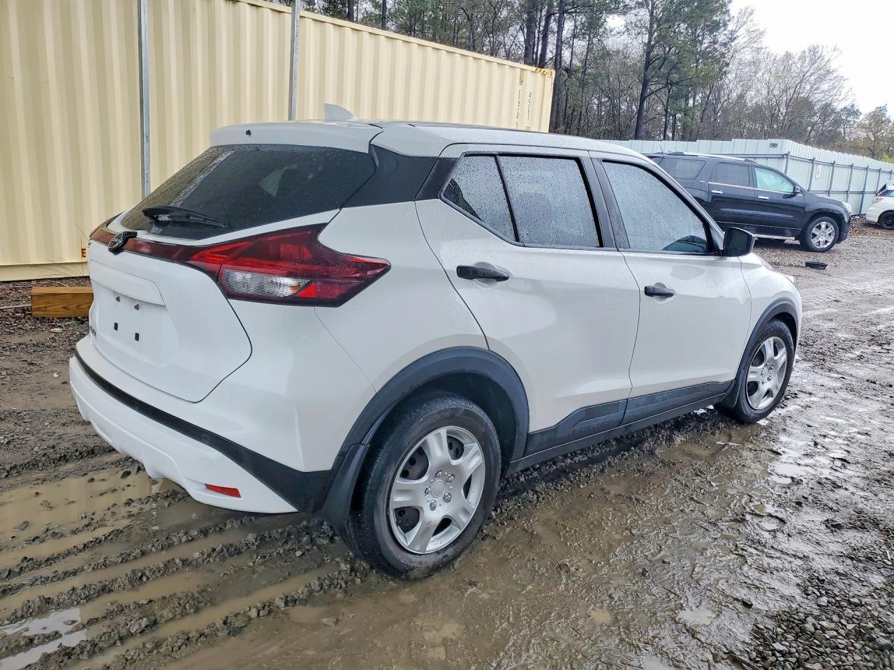 2022 Nissan Kicks S - Фото 3
