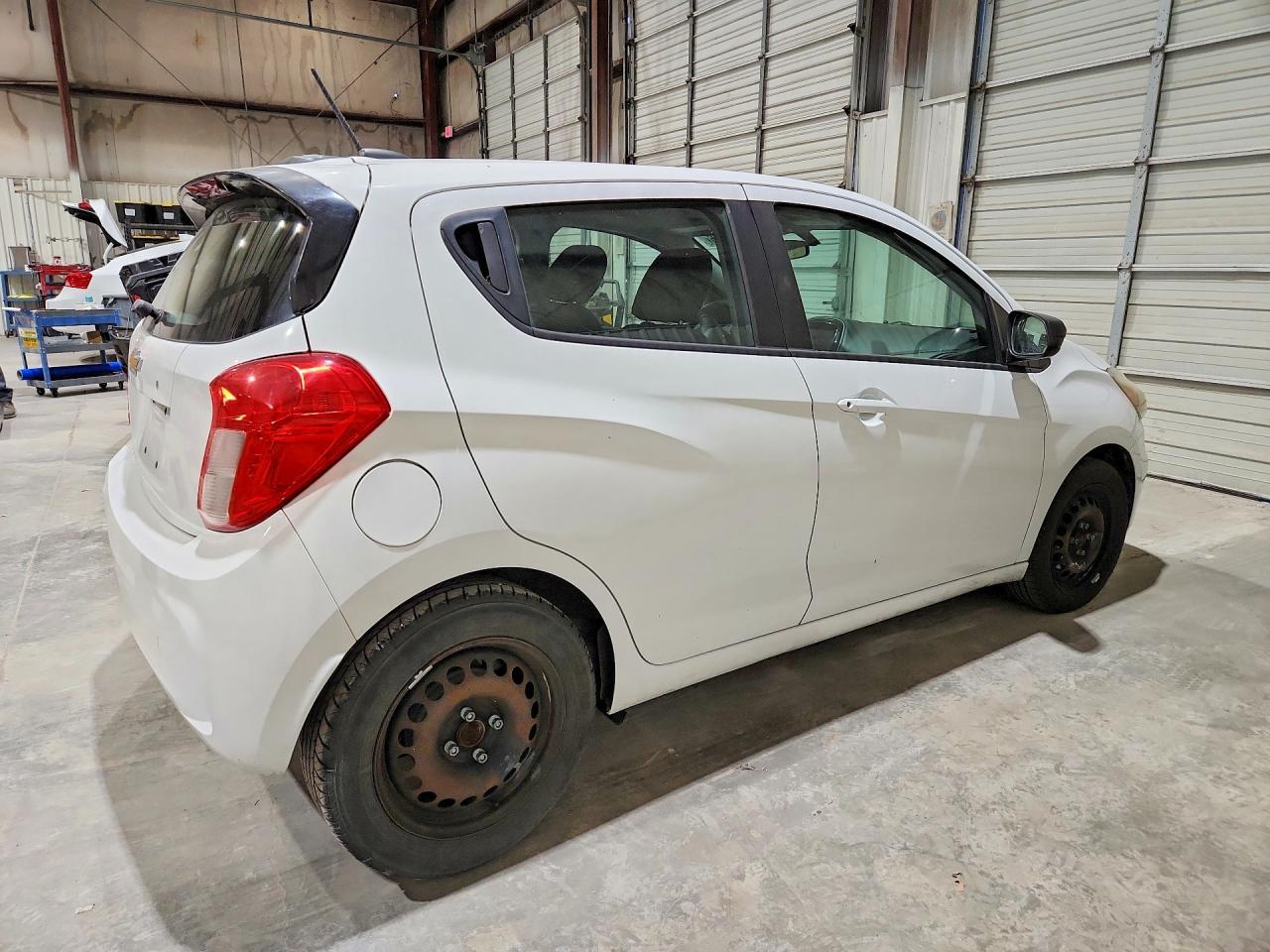 2020 Chevrolet Spark Ls - Фото 3