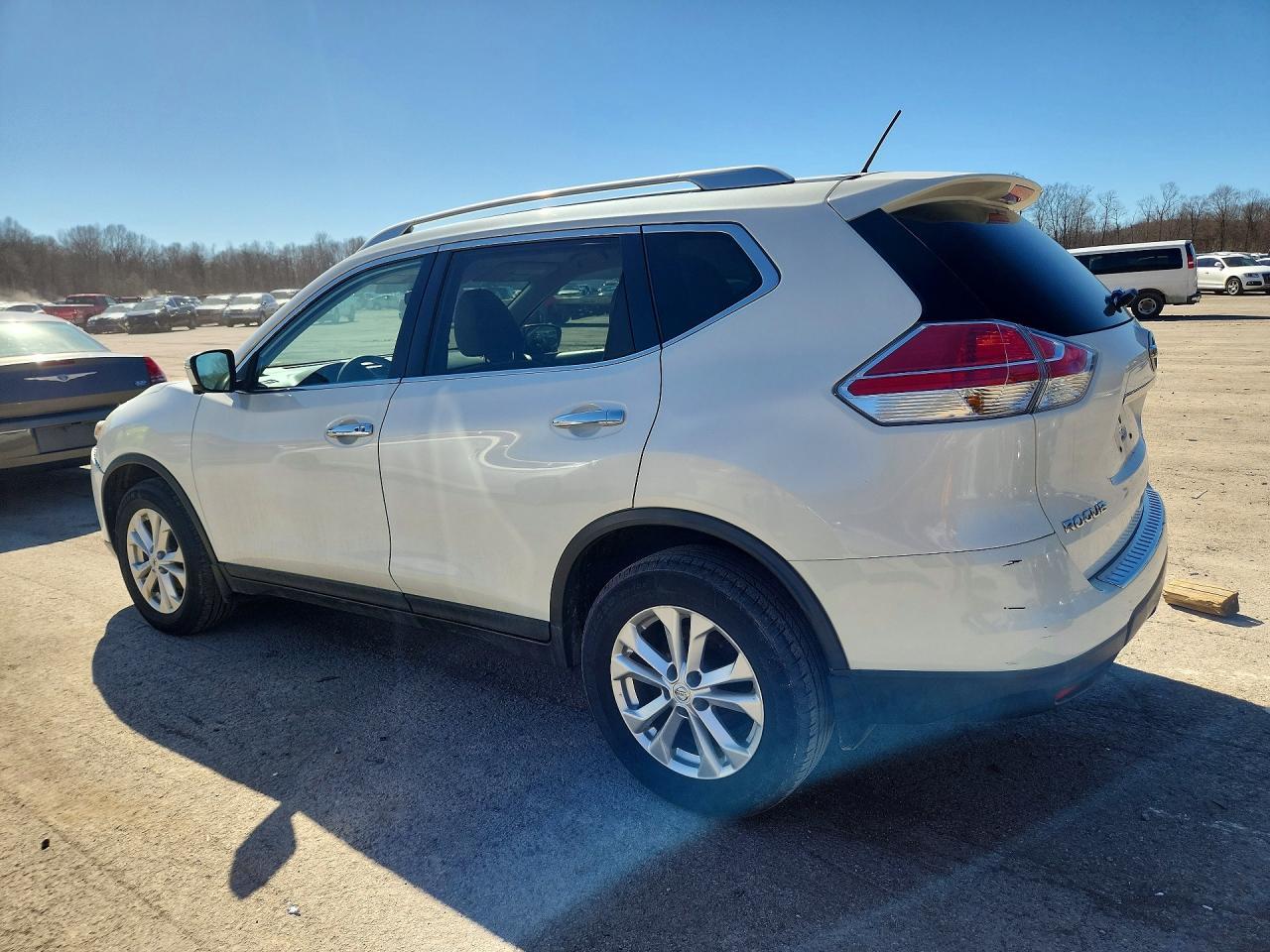 2016 Nissan Rogue Sv - Фото 2
