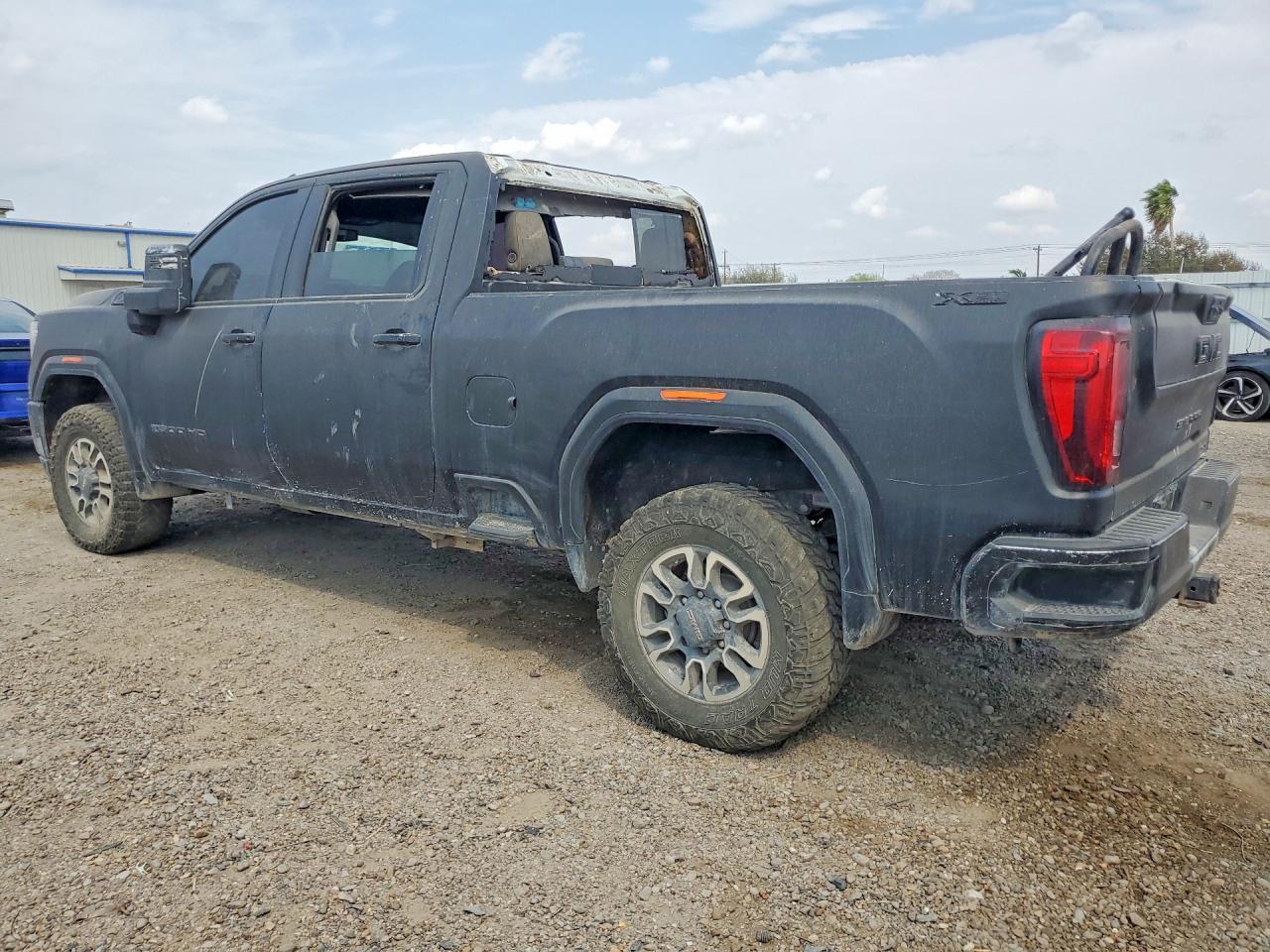 2022 GMC Sierra K2500 Slt - Image 2