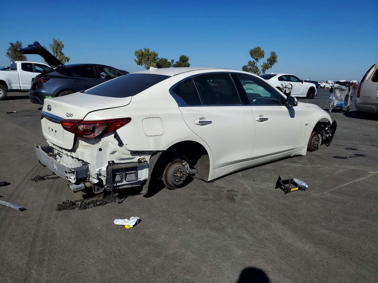 2019 Infiniti Q50 3.0T Luxe - Фото 3