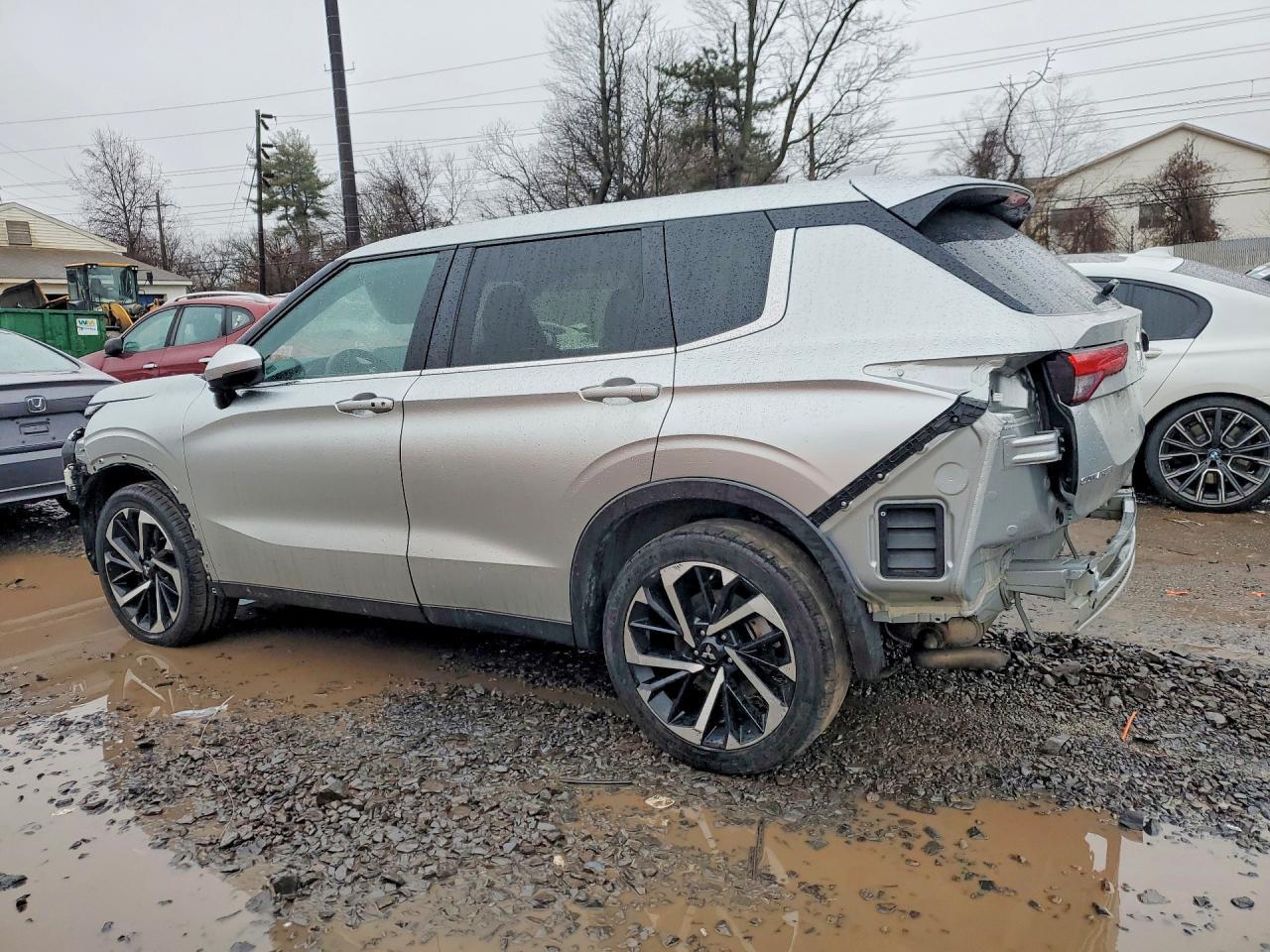 2024 Mitsubishi Outlander Se - Image 2