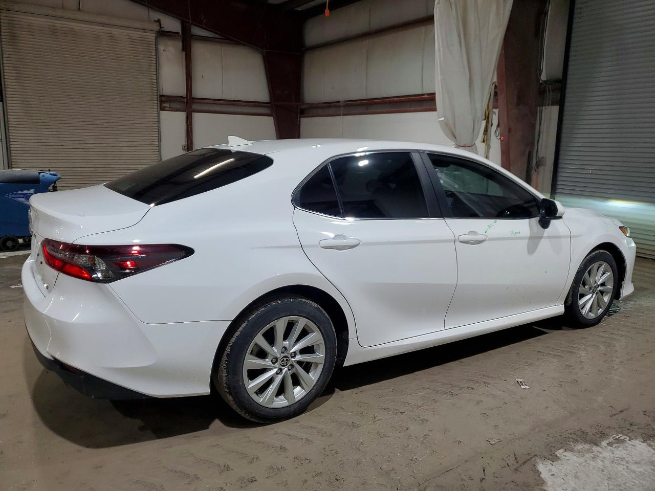 2023 Toyota Camry Le - Image 3