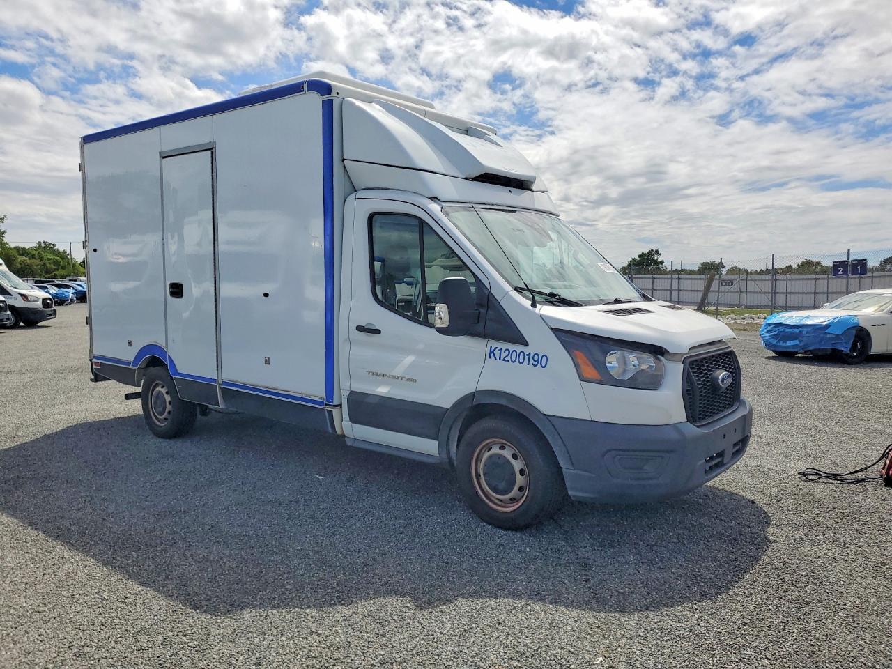 2020 Ford Transit Delivery Truck - Фото 4