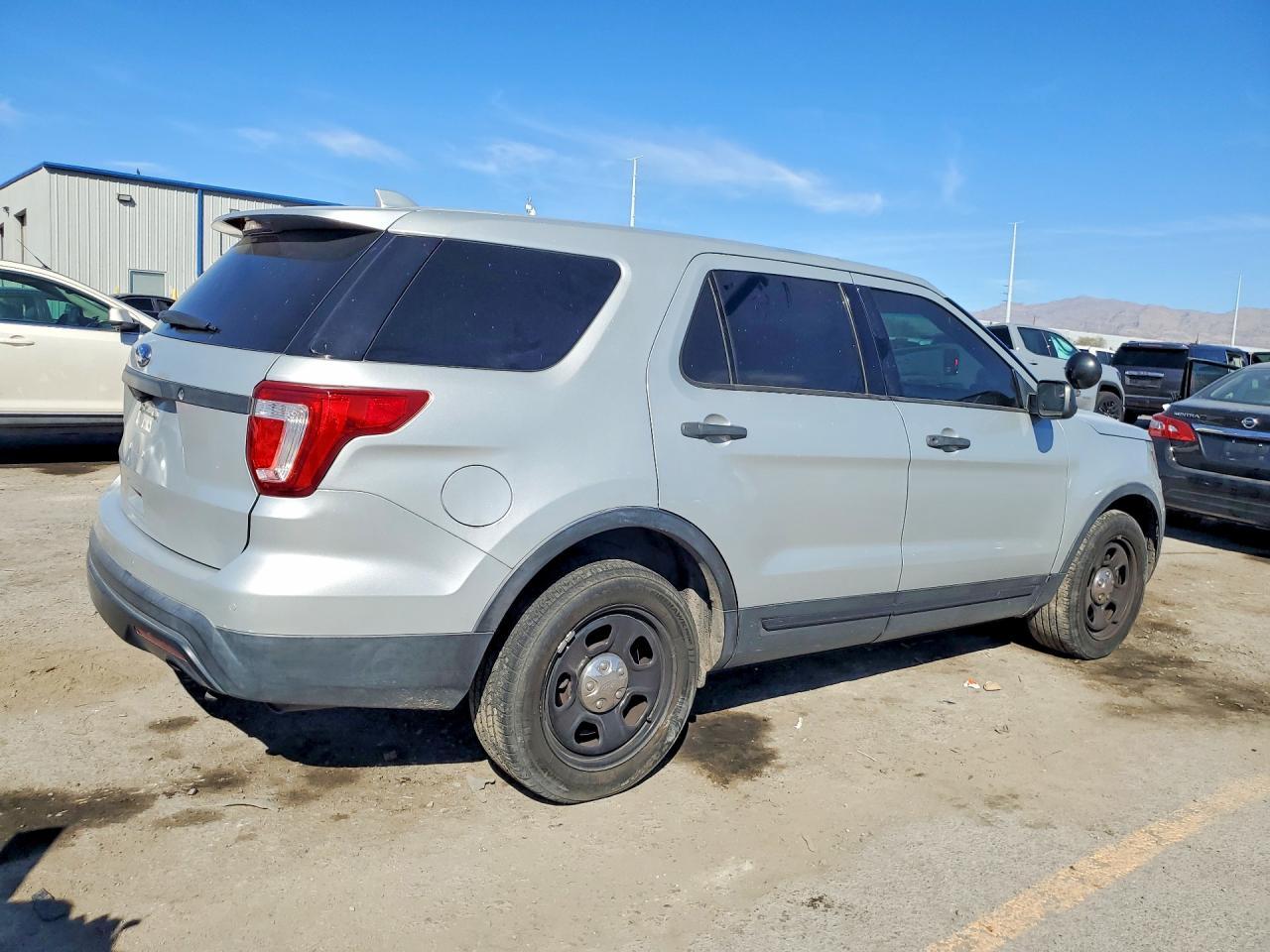 2016 Ford Explorer Police Interceptor - Image 3