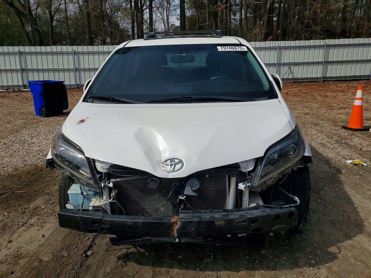 2016 Toyota Sienna Se 8-Passenger - Фото 5