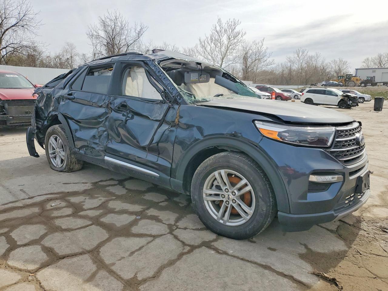 2022 Ford Explorer Xlt - Фото 4