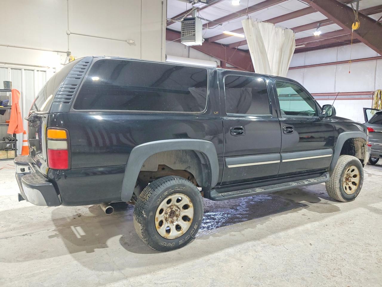 2004 Chevrolet Suburban C1500 - Фото 3