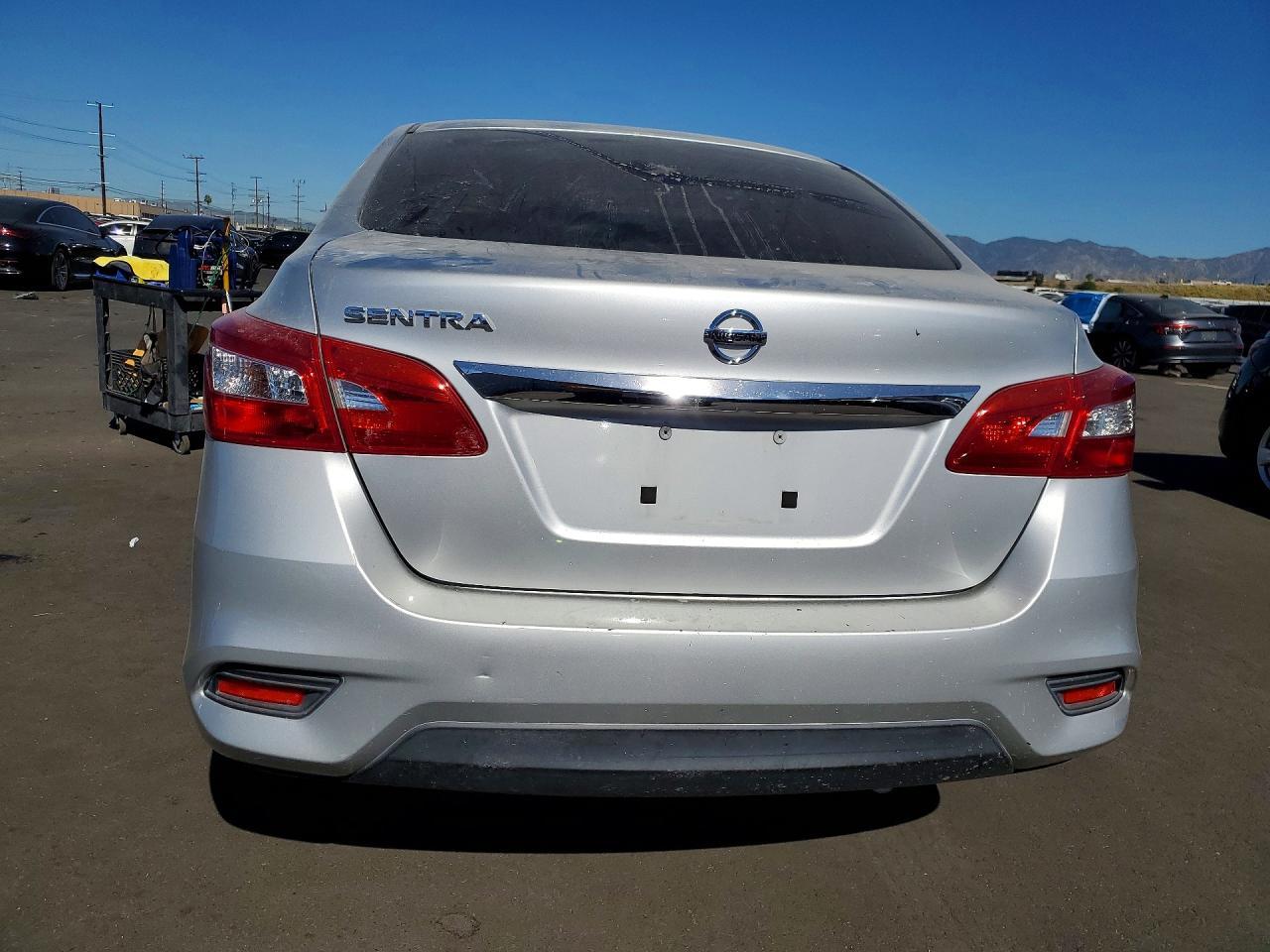 2017 Nissan Sentra - Фото 6