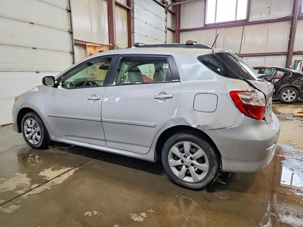 2011 Toyota Matrix S - Фото 2