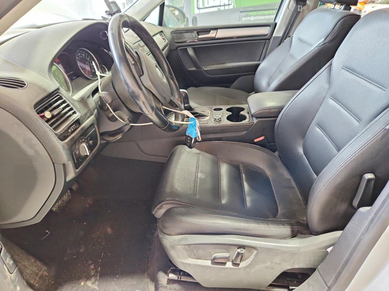 2014 Volkswagen Touareg V6 - Image 7