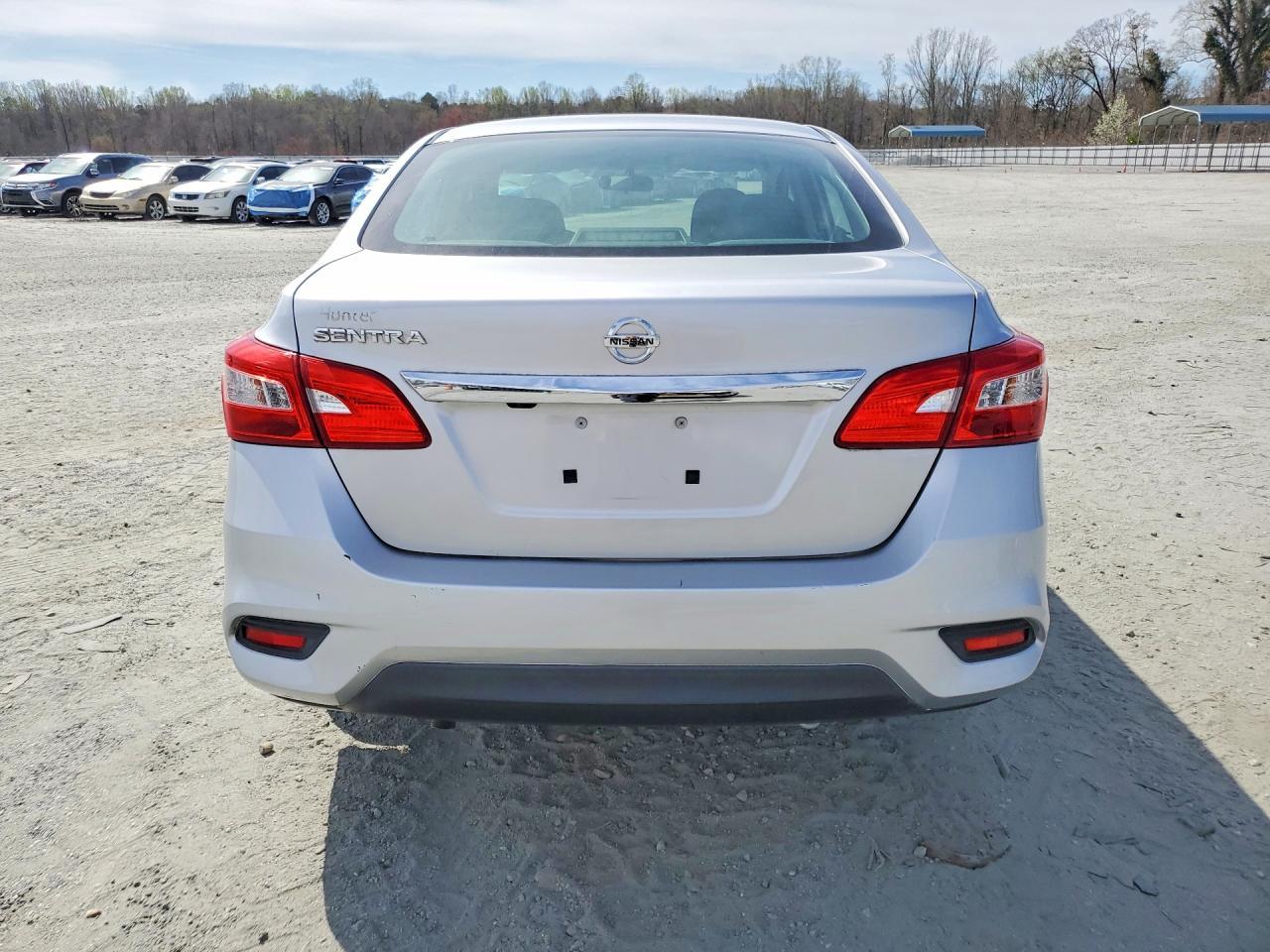 2019 Nissan Sentra S - Фото 6