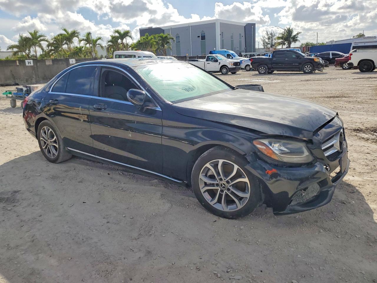 2018 Mercedes-Benz C 300 - Image 4