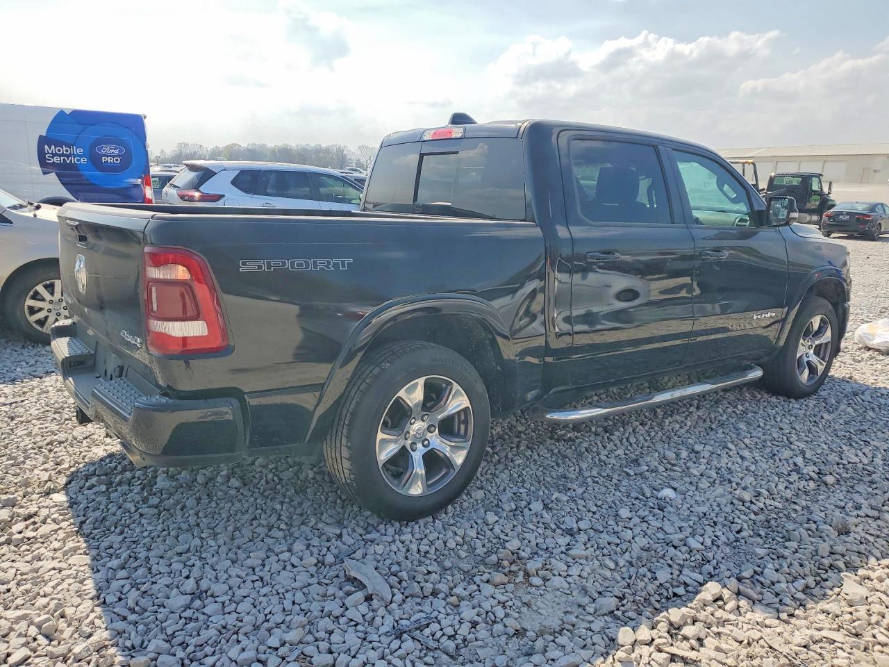 2022 Ram 1500 Laramie - Фото 3
