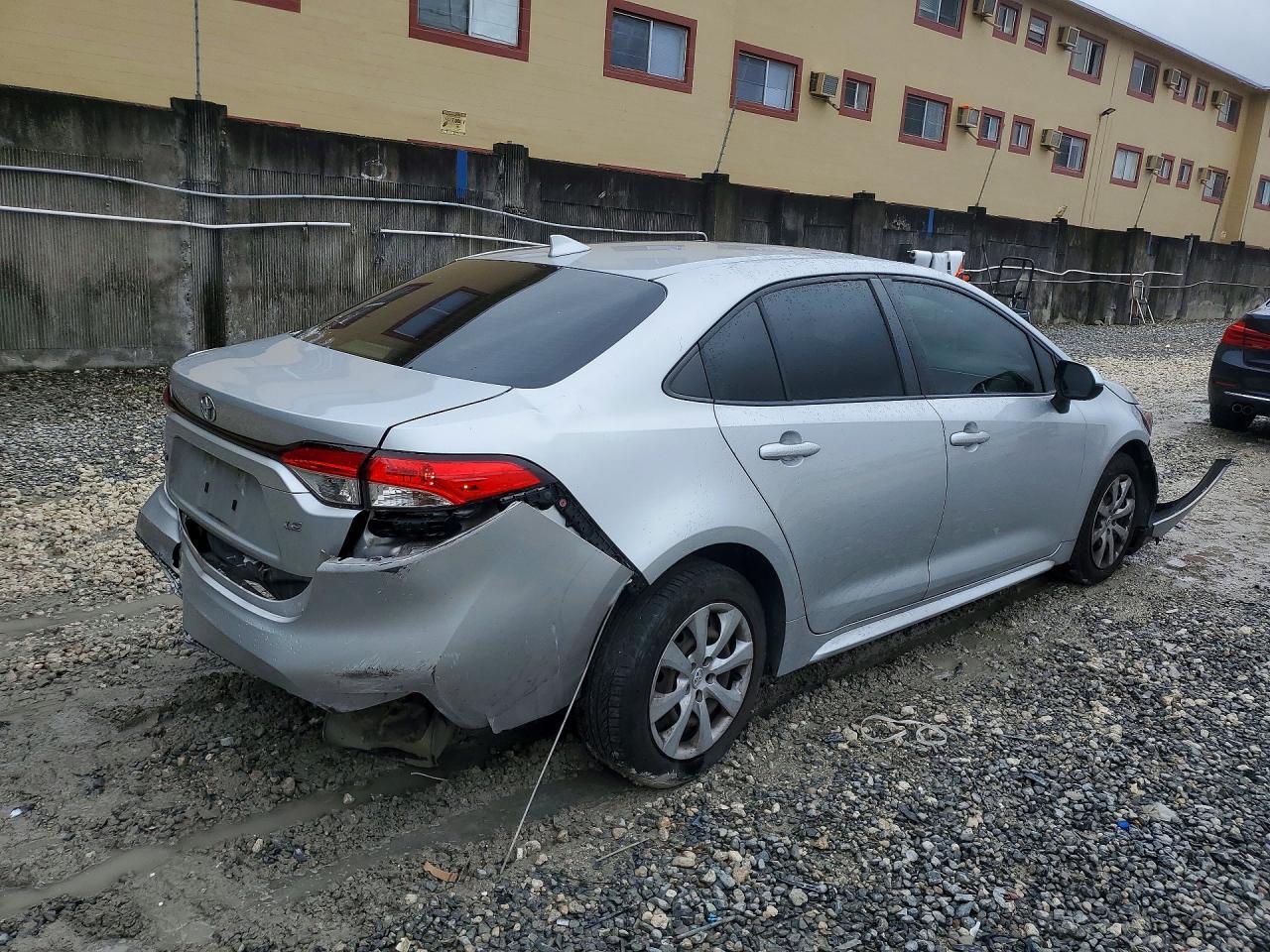 2020 Toyota Corolla Le - Image 3