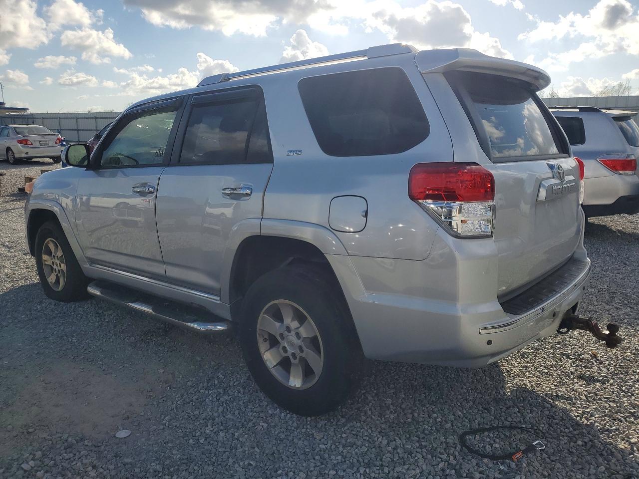 2010 Toyota 4Runner Sr5 - Image 2