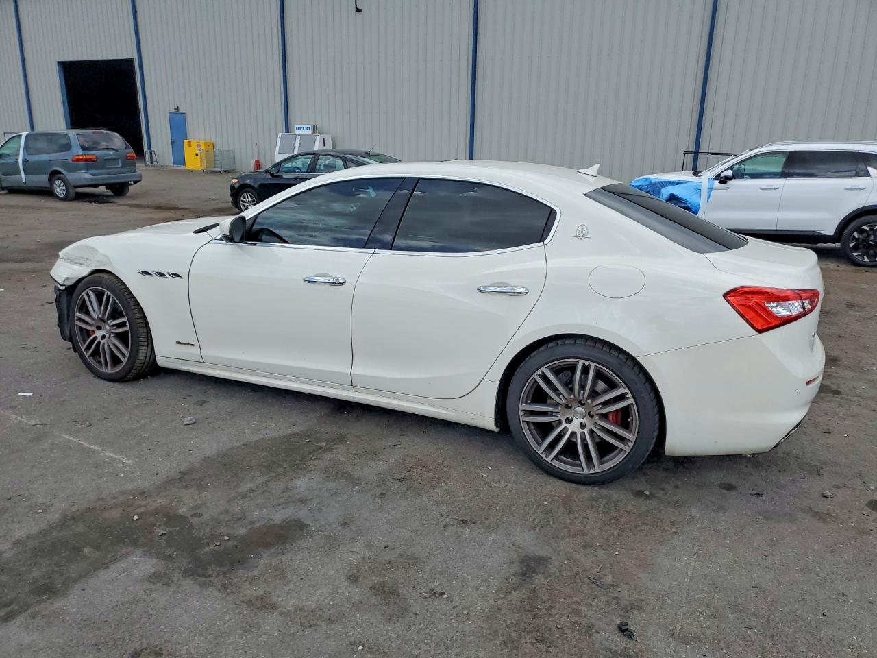 2019 Maserati Ghibli S - Фото 2