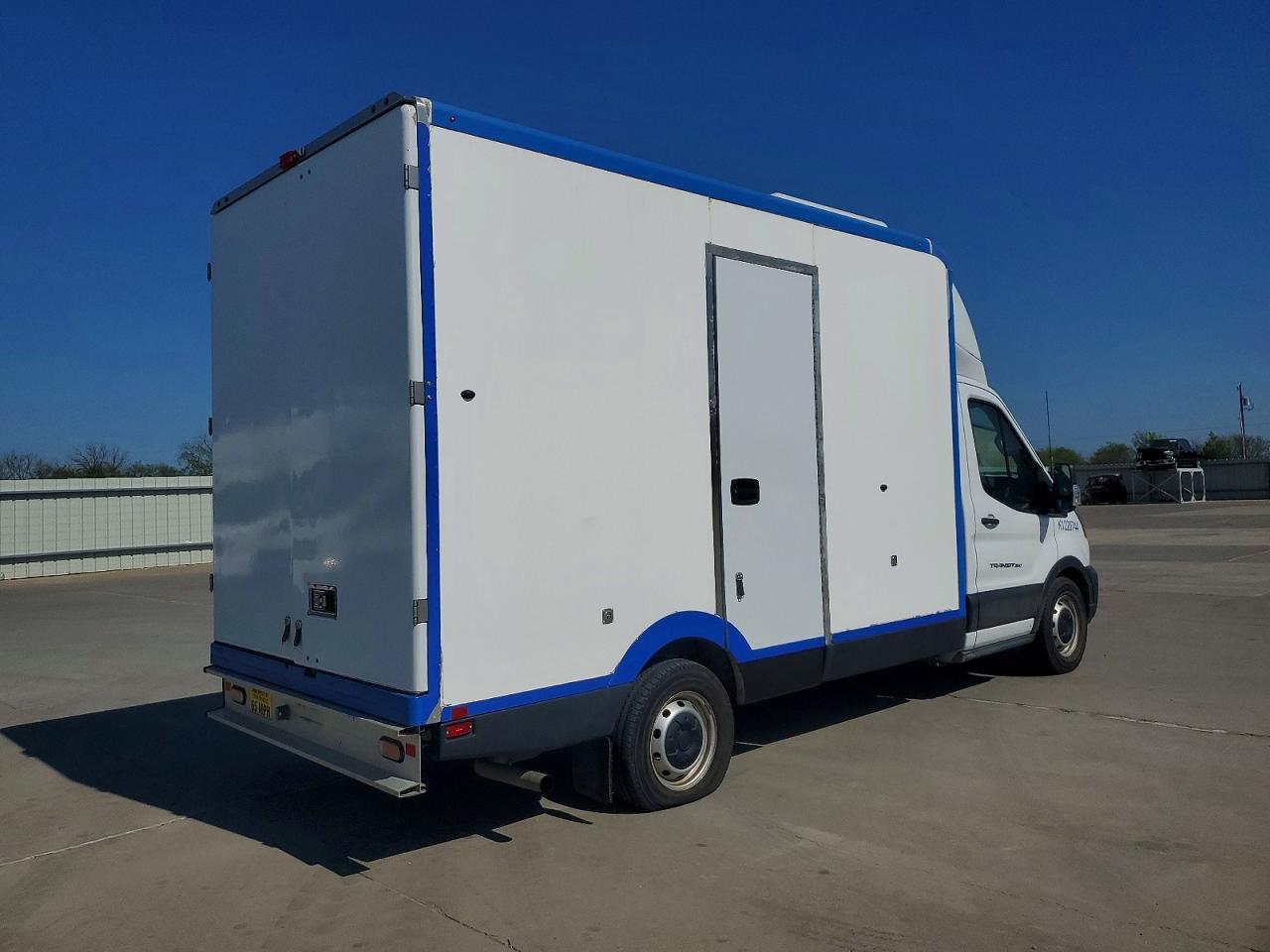 2022 Ford Transit Delivery Truck - Фото 4