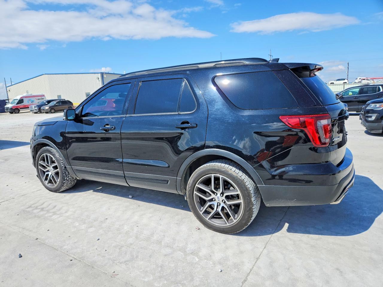 2016 Ford Explorer Sport - Фото 2