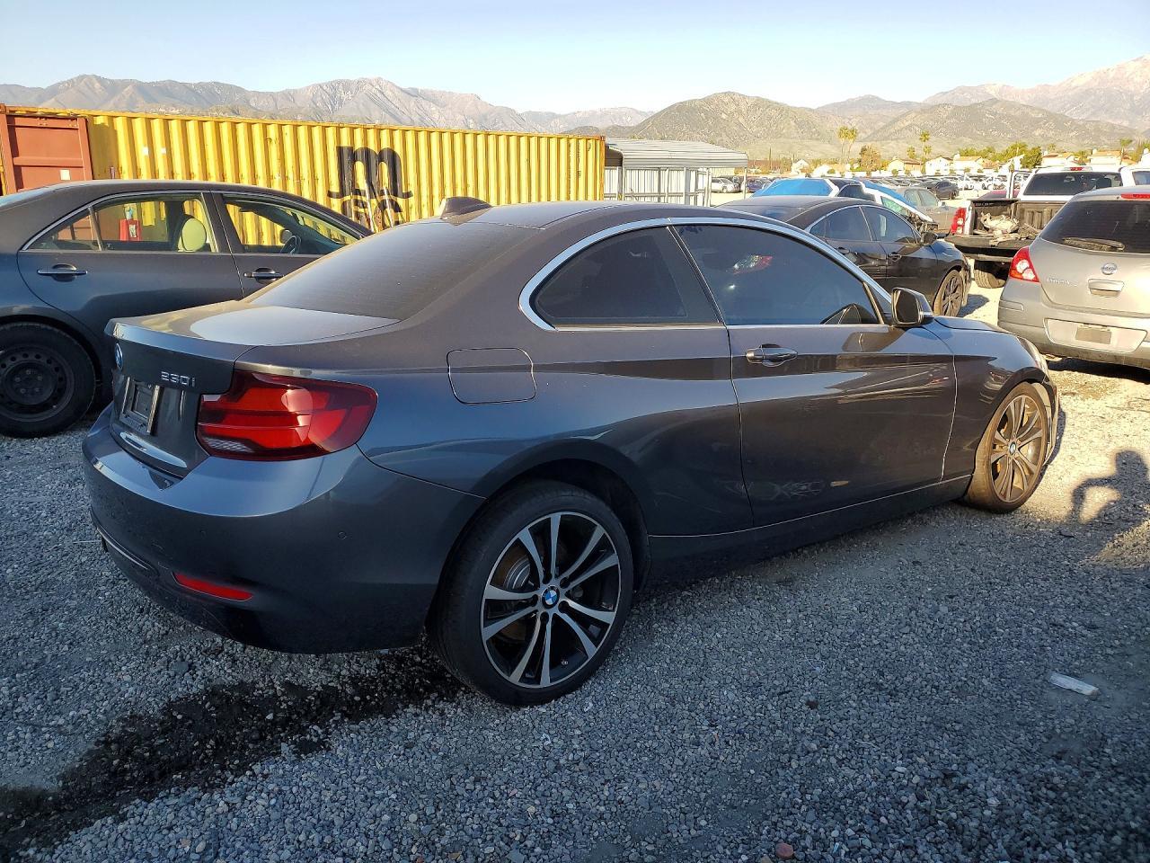 2020 BMW 230I - Фото 3
