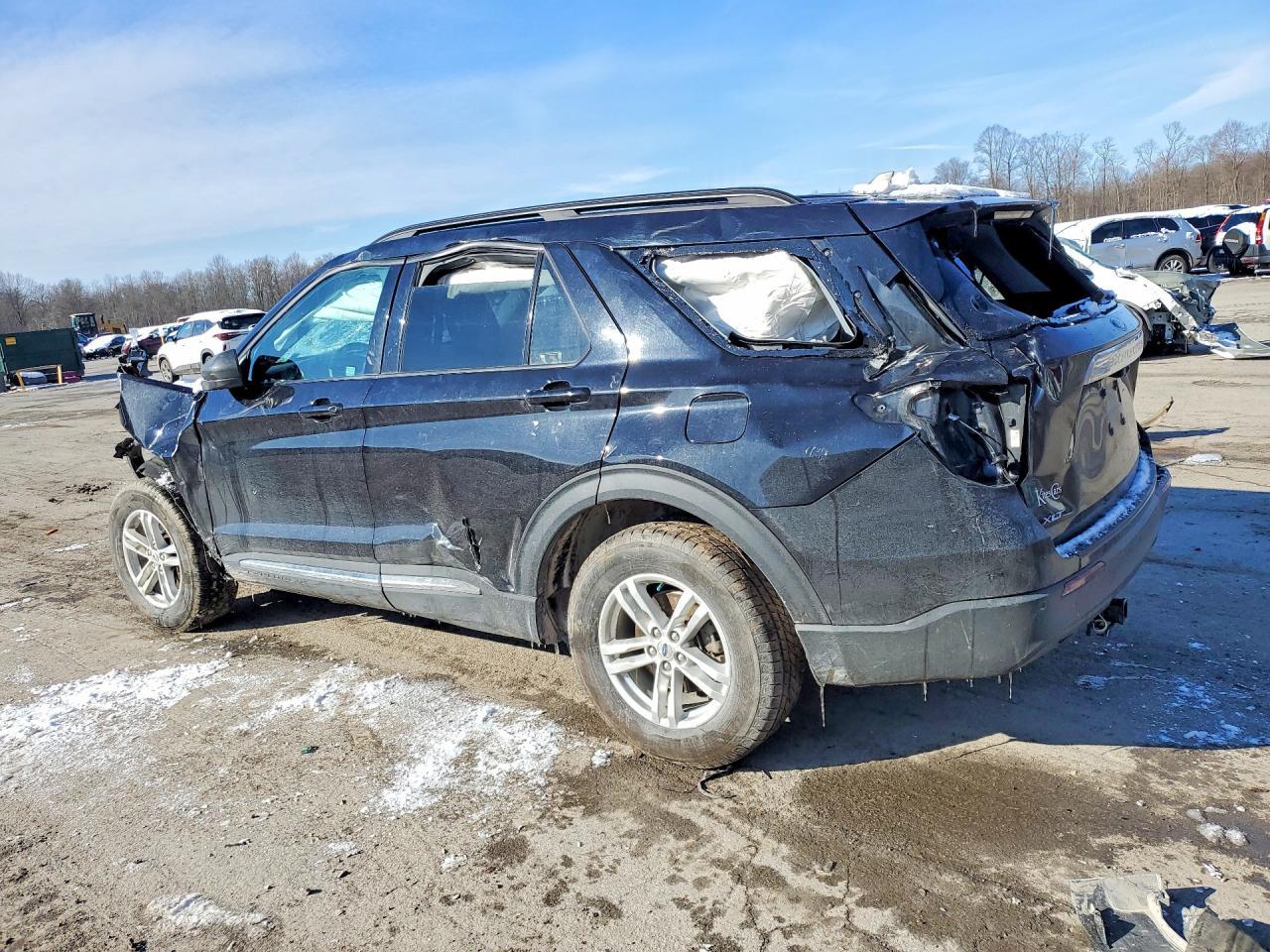 2022 Ford Explorer Xlt - Фото 2