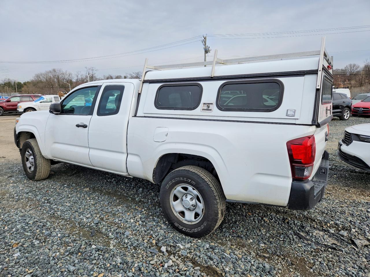 2018 Toyota Tacoma Sr - Фото 2