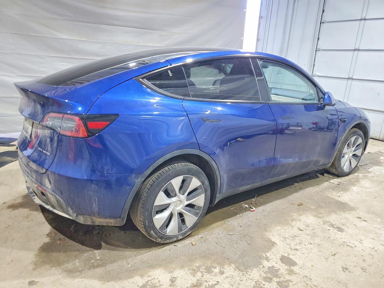 2023 Tesla Model Y - Фото 3