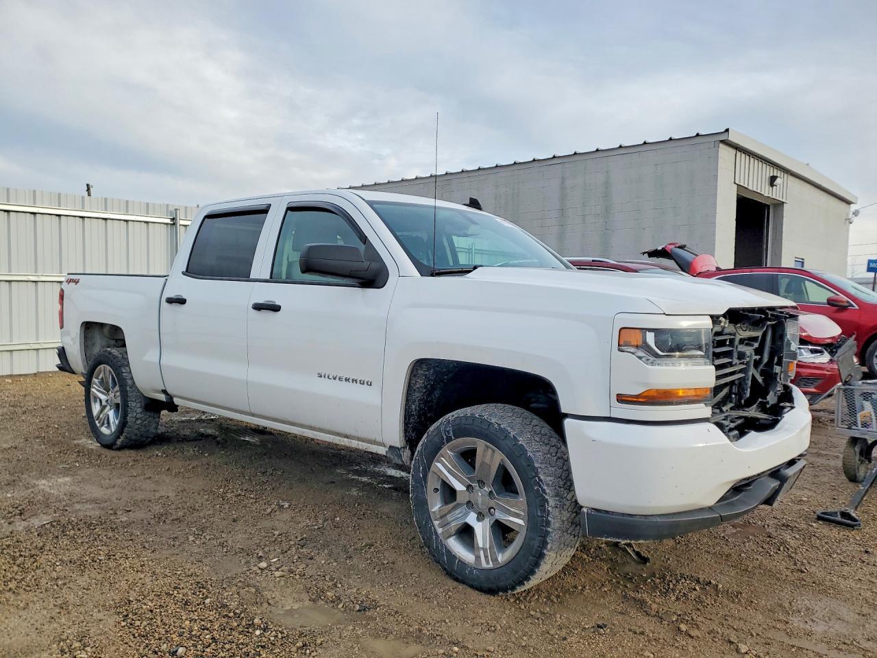2018 Chevrolet Silverado K1500 Custom - Фото 4