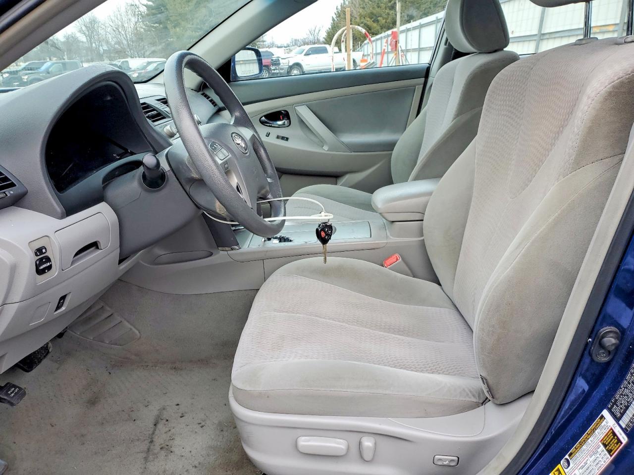 2010 Toyota Camry Le - Image 7
