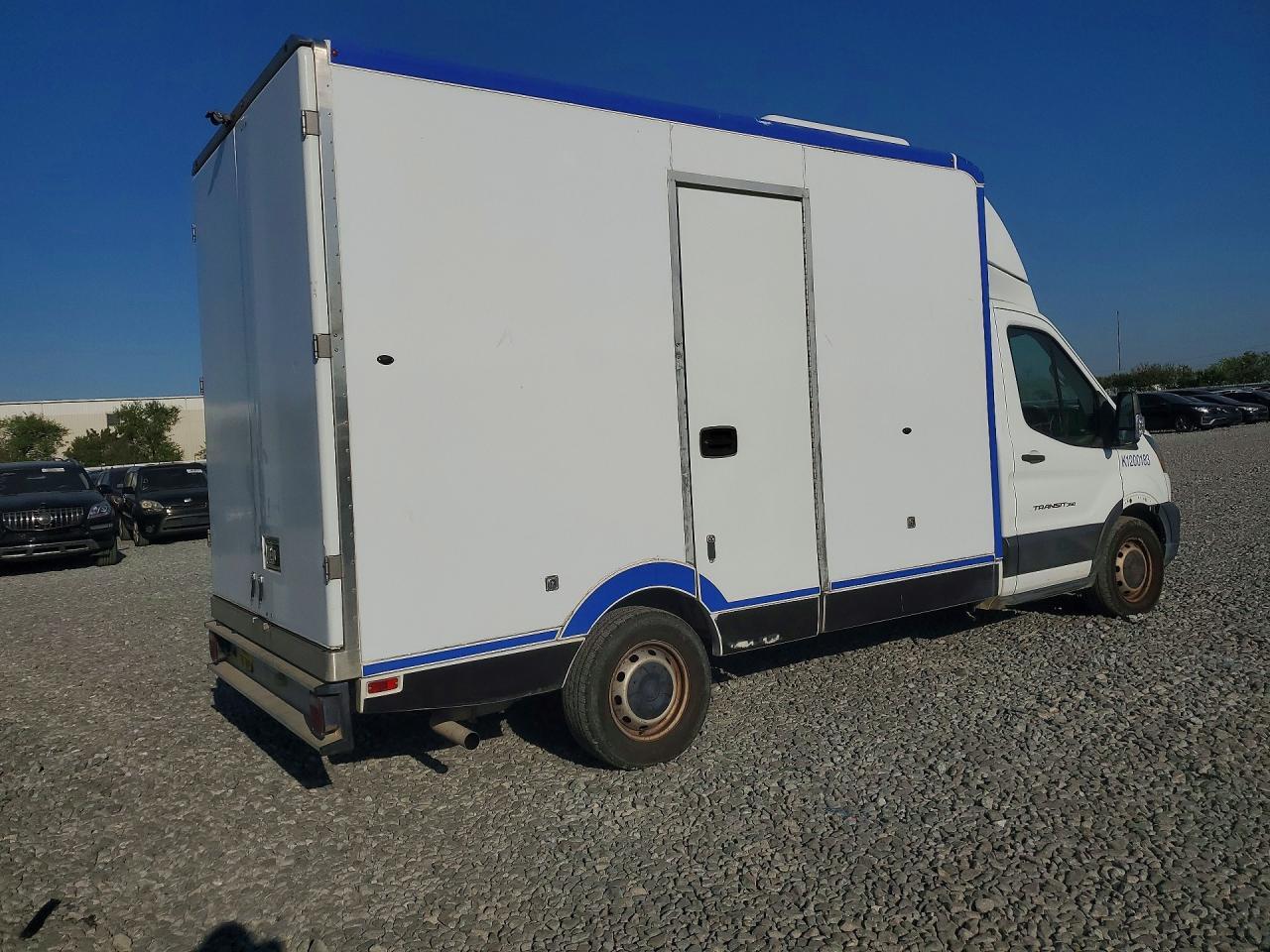 2020 Ford Transit Delivery Truck - Фото 3